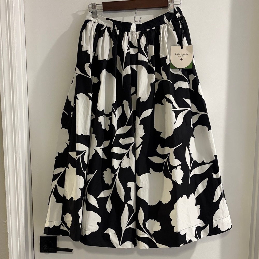 kate spade/target collab Black and White Floral Full Skirt lined with pockets S